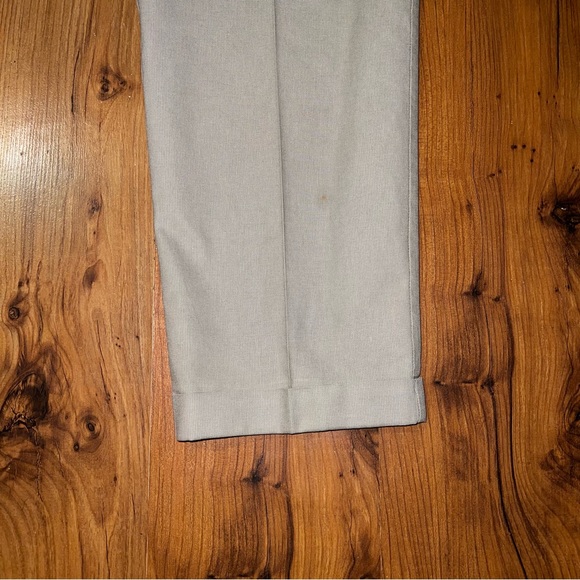 Dockers men’s classic fit khakis - Picture 3 of 8